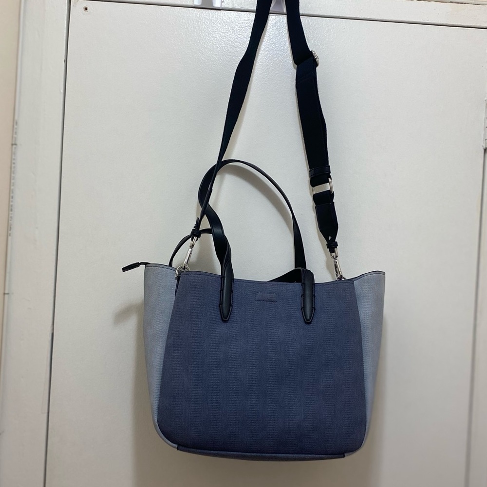NWT Calvin Klein Millie Crossbody Two- Tone Tote Bag In Blue Size OS. - Picture 3 of 8